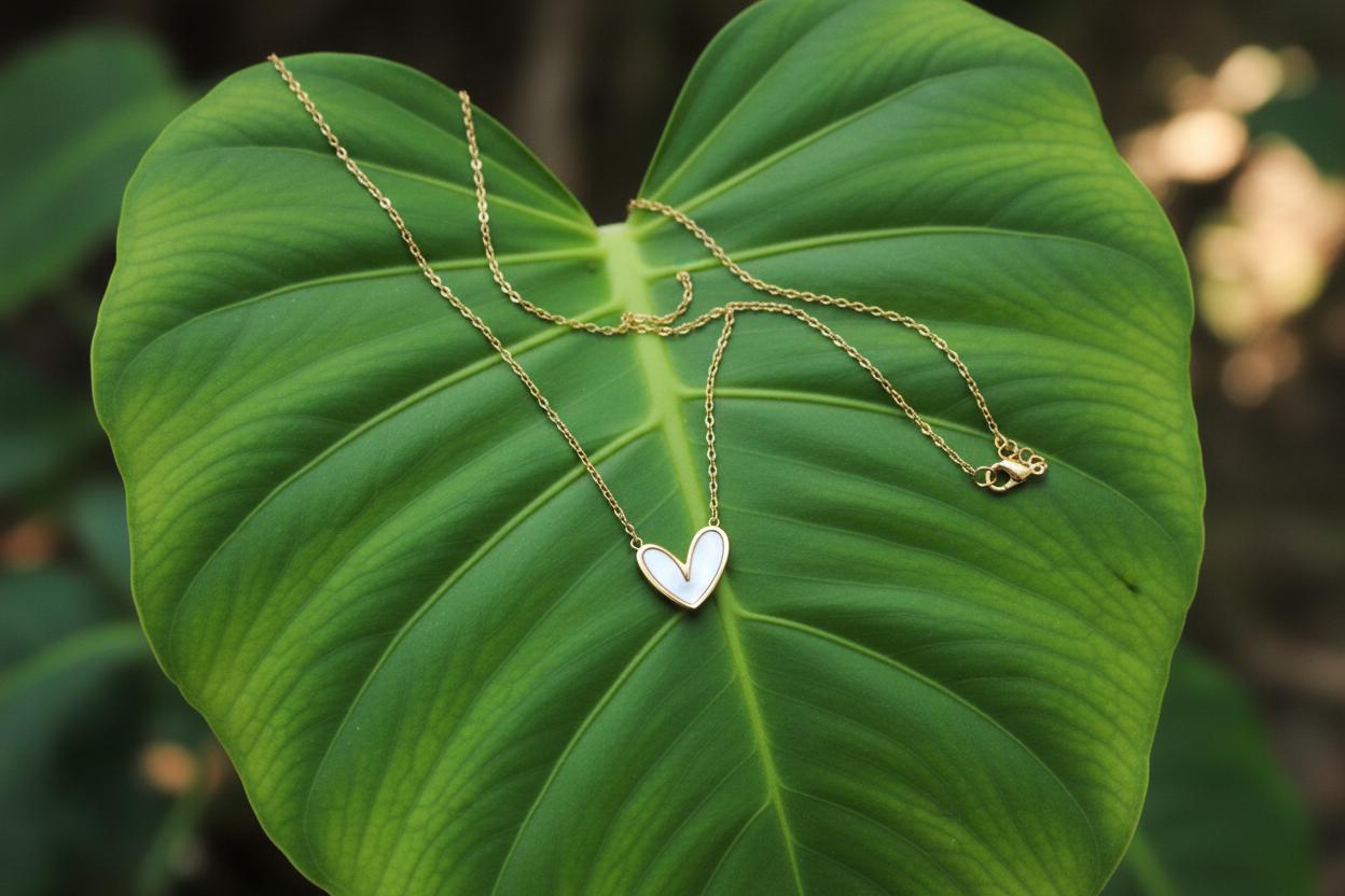 Gold-Plated Anti Tarnish Heart Themed MOP Pendant 